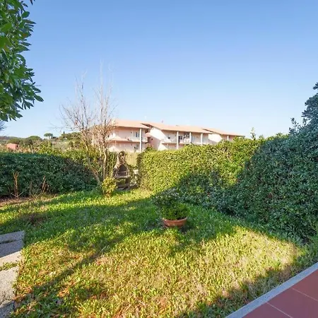 Appartamento Bilocale Albereto Con Giardino *